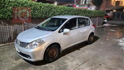 نيسان فيرسا